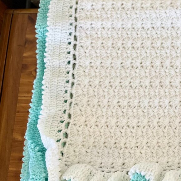 Handmade Green/White Unisex Crocheted Thick Double Ruffle Baby/Crib Blanket - Picture 8 of 9